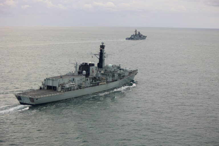 Russian warship carries out live Russian warship carries out live