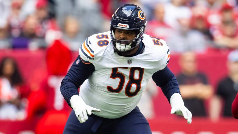 Darnell Wright's New Physique Wows in Workout Photos With Terron Armstead, 2 Bears OL