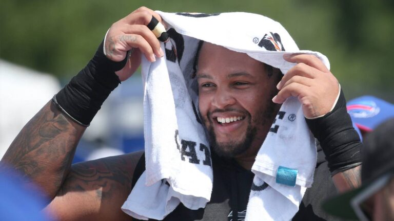 Bills' Hungry Veteran Dion Dawkins Flaunts Weight Loss, Eyes Redemption