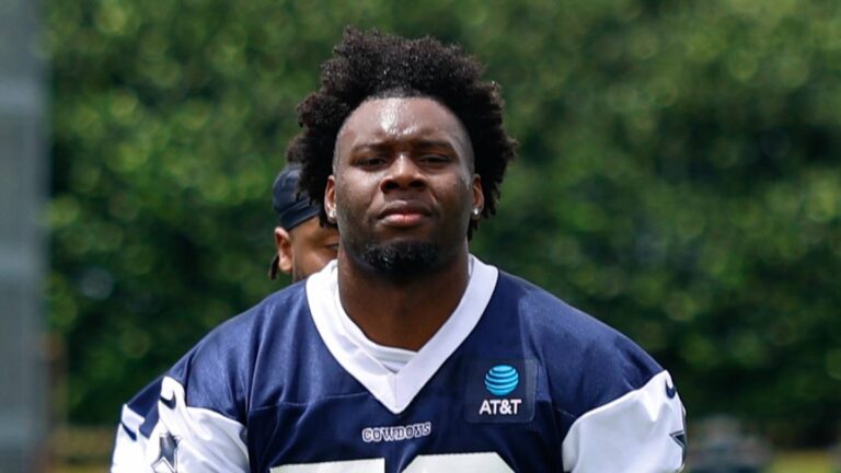 Giants taking in a struggling ex-Cowboys LB for a workout has fans laughing with joy