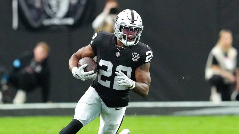 Texans Work Out Two RBs, Including Former 700