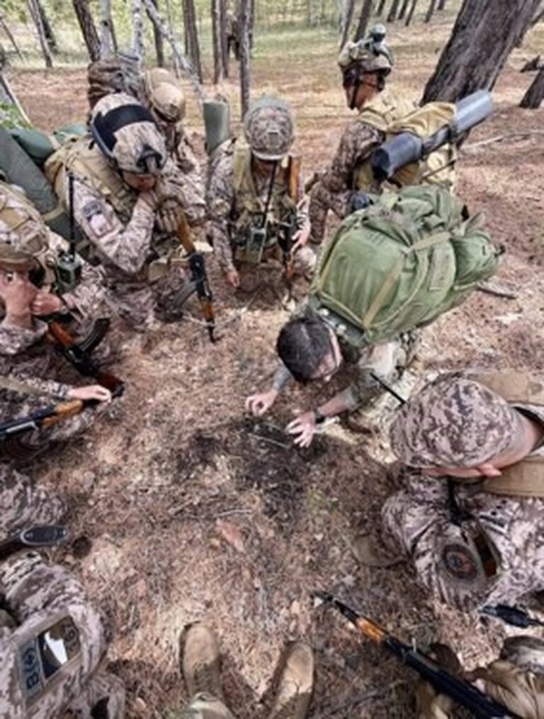 Paratroopers Train Mongolian Forces for Alaska Joint Exercise Paratroopers Train Mongolian Forces for Alaska Joint Exercise