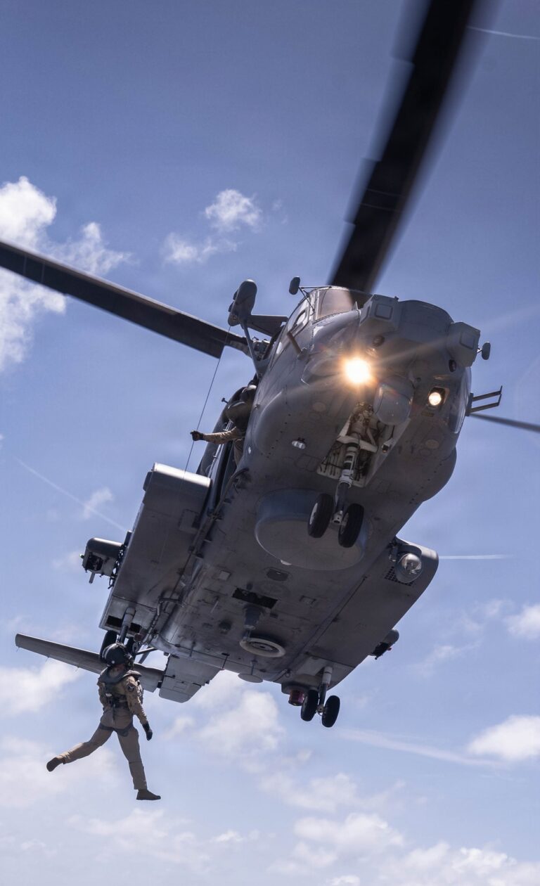 Canadian Halifax-class frigate Regina air department participates in hoisting exercises with Canadian Helicopter CH Canadian Halifax-class frigate Regina air department participates in hoisting exercises with Canadian Helicopter CH