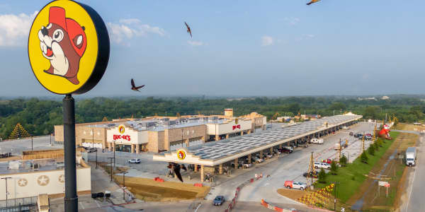 Led by Buc-ee’s and new rival Dolly Parton, America’s gas station chains are in a mega-sizing era
