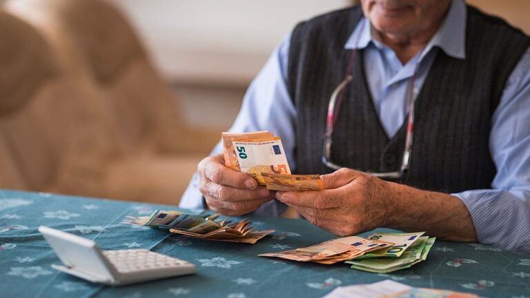 Could chronic financial stress be ageing your brain?