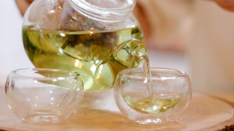 Can green tea help with depression? Here’s what this US nutritionist has to say Can green tea help with depression? Here’s what this US nutritionist has to say