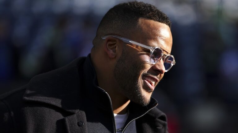 Davante Adams Posts Aaron Donald Photo After NFL Legend’s Viral Rams Workout Video Davante Adams Posts Aaron Donald Photo After NFL Legend's Viral Rams Workout Video