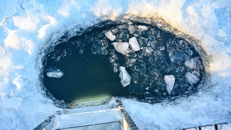 Science is pushing back on the hype over cold plunges Science is pushing back on the hype over cold plunges