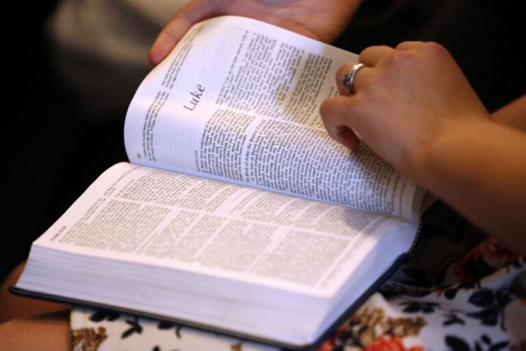 Scripture engagement linked to greater wellbeing, study finds - Premier Christian News | Headlines, Breaking News, Comment & Analysis