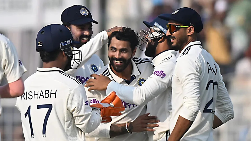 Indian cricket team celebrate Ravindra Jadeja's wicket vs SA in Kolkata