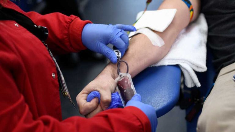 Red Cross declares emergency blood shortage as donations plunge Red Cross declares emergency blood shortage as donations plunge