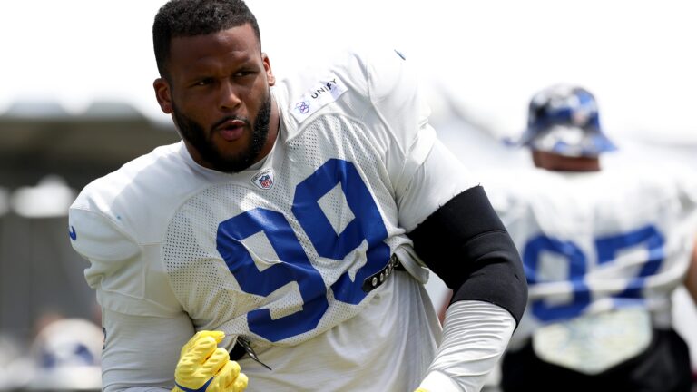 Look: Aaron Donald spotted training at Rams facility, fueling comeback rumors Look: Aaron Donald spotted training at Rams facility, fueling comeback rumors