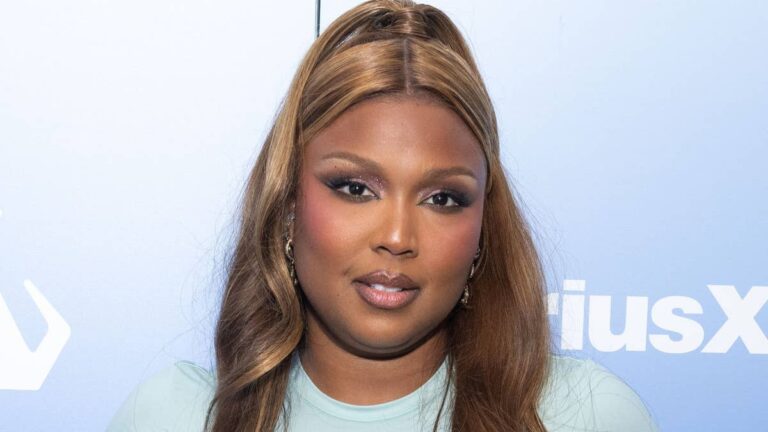 Lizzo reveals weight loss setback after staggering transformation Lizzo reveals weight loss setback after staggering transformation