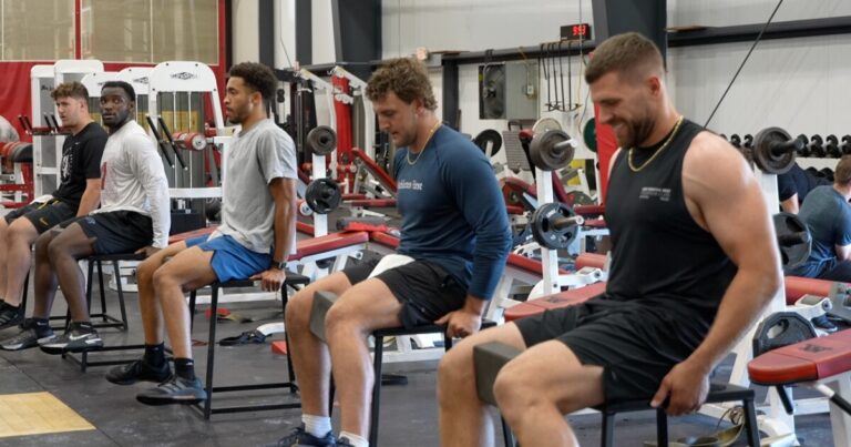 Former Wisconsin Badgers reunite at Waukesha gym ahead of NFL training camp Former Wisconsin Badgers reunite at Waukesha gym ahead of NFL training camp