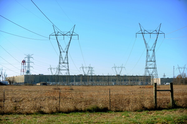 The Paducah Gaseous Diffusion Plant is seen near Paducah, Ky., Nov. 18, 2013. (AP Photo/Stephen Lance Dennee)