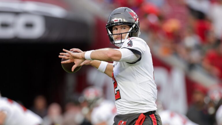 Report: Panthers to bring in former Buccaneers QB for workout Report: Panthers to bring in former Buccaneers QB for workout