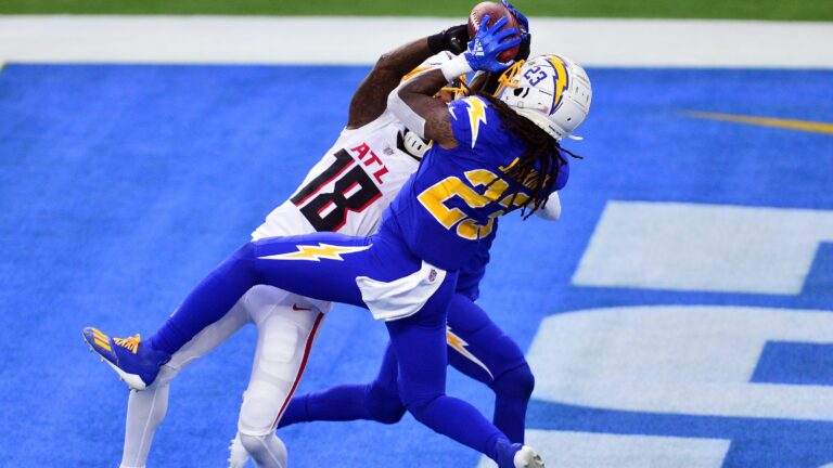 Steelers bring in 10-year NFL veteran for workout at training camp Steelers bring in 10-year NFL veteran for workout at training camp
