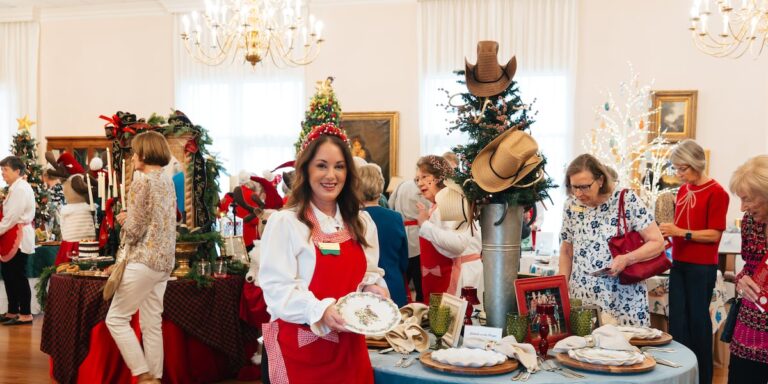 Christmas in July: lifestyle expert shares tablescape inspiration and holiday prep tips