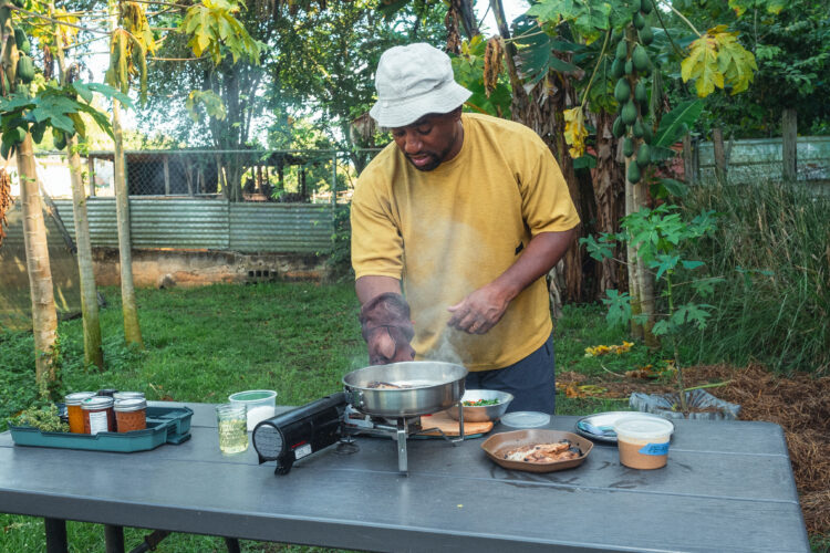 Why eat junk on a camping trip? Tips and recipes for nutritious food on the trail Why eat junk on a camping trip? Tips and recipes for nutritious food on the trail