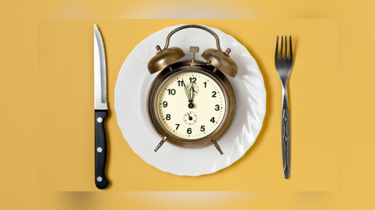 Eating Within 8-9 Hours May Protect Brain Health Better Than Weight Loss Alone