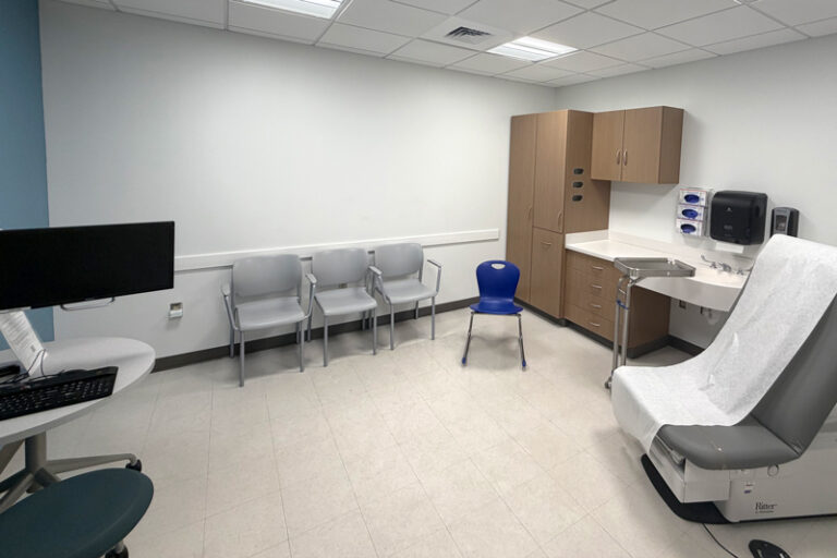 “The Best Medicine Is Respect!” Creating a Supportive Healthcare Environment for Nonspeakers "The Best Medicine Is Respect!" Creating a Supportive Healthcare Environment for Nonspeakers