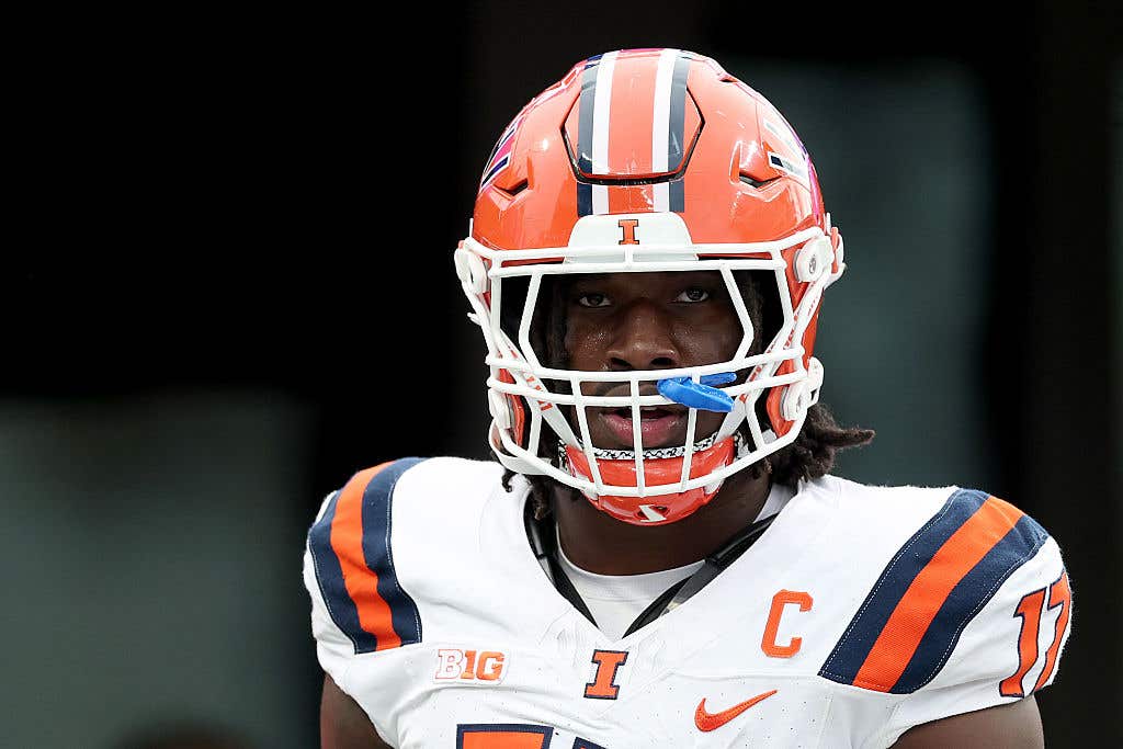 SEATTLE, WASHINGTON - OCTOBER 25: Gabe Jacas #17 of the Illinois Fighting Illini looks on before the game against the Washington Huskies at Husky Stadium on October 25, 2025 in Seattle, Washington. (Photo by Steph Chambers/Getty Images)