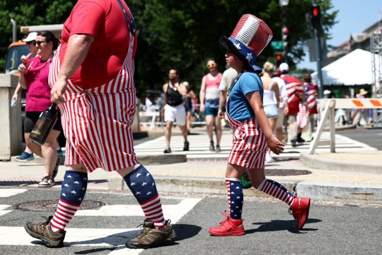 America gets supersized as obesity rates spike in both children and adults America gets supersized as obesity rates spike in both children and adults