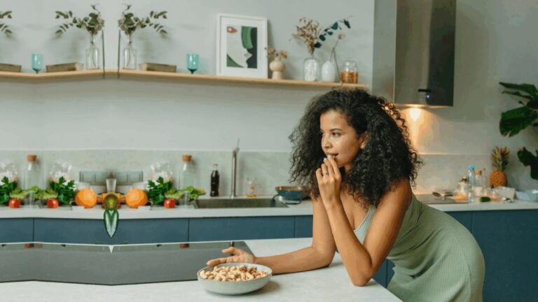 Always Thinking About Food? Here’s What ‘Food Noise’ Really Means, According To An Obesity Expert Always Thinking About Food? Here's What 'Food Noise' Really Means, According To An Obesity Expert