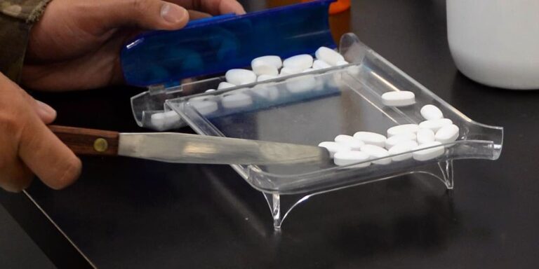 Dubuque pharmacy tech surrenders license after allegedly stealing appetite suppressants Dubuque pharmacy tech surrenders license after allegedly stealing appetite suppressants