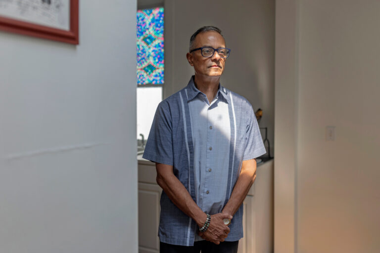 Uninsured but Undaunted, a Surgical Patient Searched the Globe for a Deal Uninsured but Undaunted, a Surgical Patient Searched the Globe for a Deal