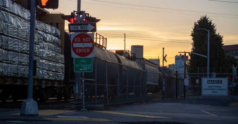 Readers Respond to Slow Trains, Public Agencies and Cheap Eats Readers Respond to Slow Trains, Public Agencies and Cheap Eats