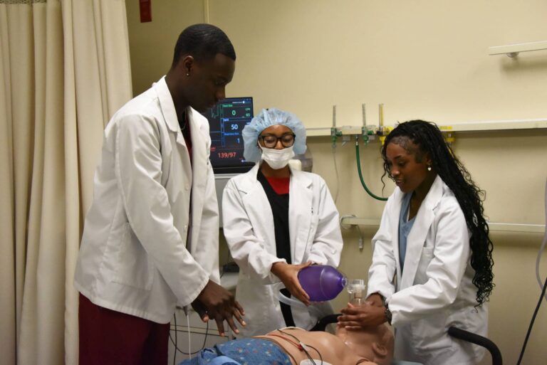 UAMS’ HCOP Academy Prepares Teens for College, Careers in Healthcare