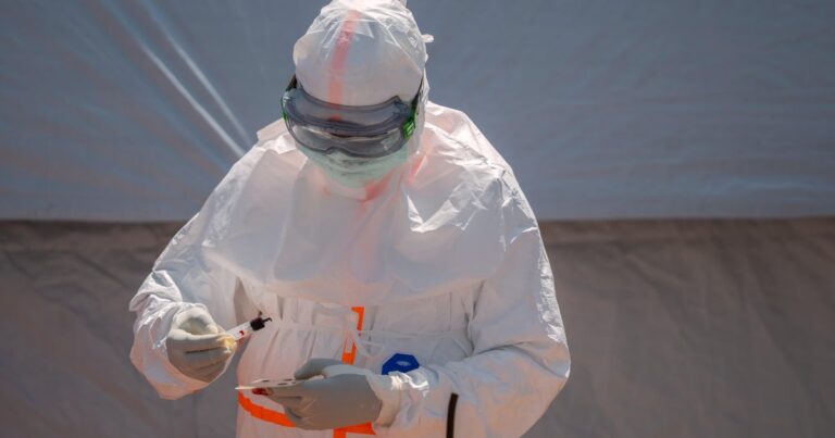 U.S. citizen working for humanitarian organization in Congo tests positive for Ebola, CDC says U.S. citizen working for humanitarian organization in Congo tests positive for Ebola, CDC says