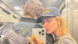 Gigi Hadid Shares Moments with Bradley Cooper, from Taylor Swift's Wedding to Paris
