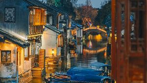 The Charm of Zhouzhuang, the Ancient Water Town that Must Be Included in the Bucket List for a Trip to China