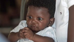 How to Calm a Baby Who Often Weeps Under 1 Year Old