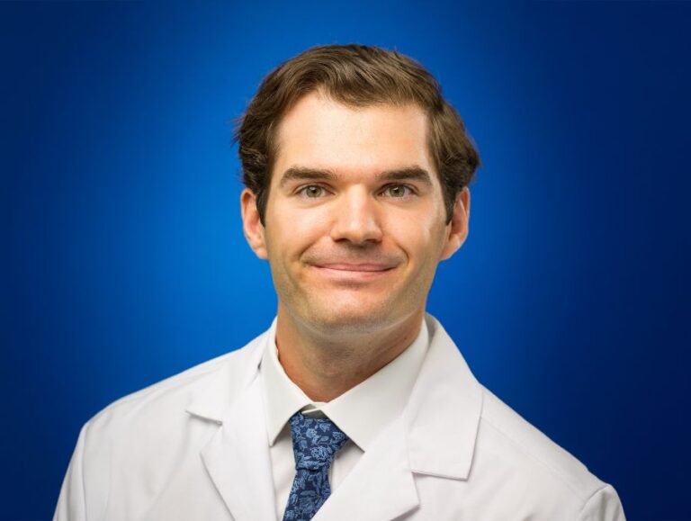 Benjamin Smith receives award for public health leadership