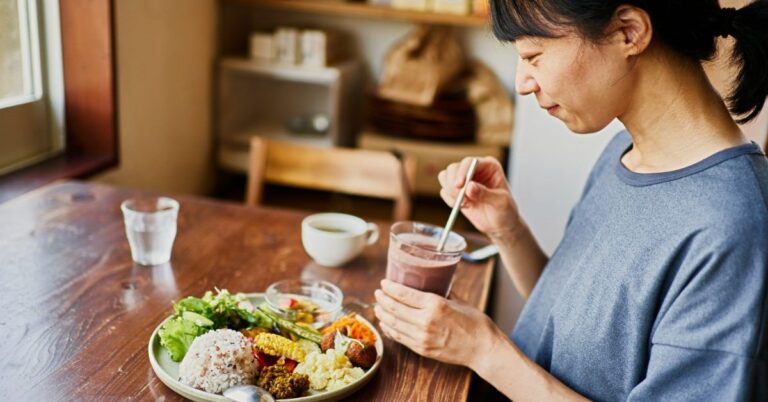 Menopause: Plant-forward diet linked to better heart health Menopause: Plant-forward diet linked to better heart health