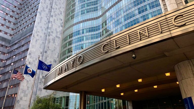 One of the world’s most prominent hospitals is testing how AI can revolutionize health care One of the world’s most prominent hospitals is testing how AI can revolutionize health care