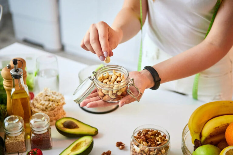 The three diet rules nutritionists actually follow – and three mistakes to drop