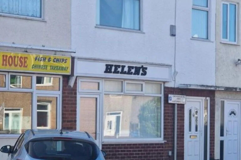 Rhyl fried chicken takeaway bid refused over child ‘obesity’ fears Rhyl fried chicken takeaway bid refused over child 'obesity' fears