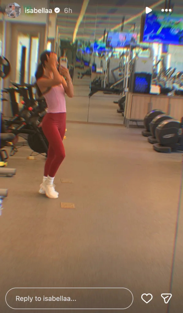 Isabel Haugseng Johansen takes a selfie while at the gym, per her Instagram (@isabellaa).