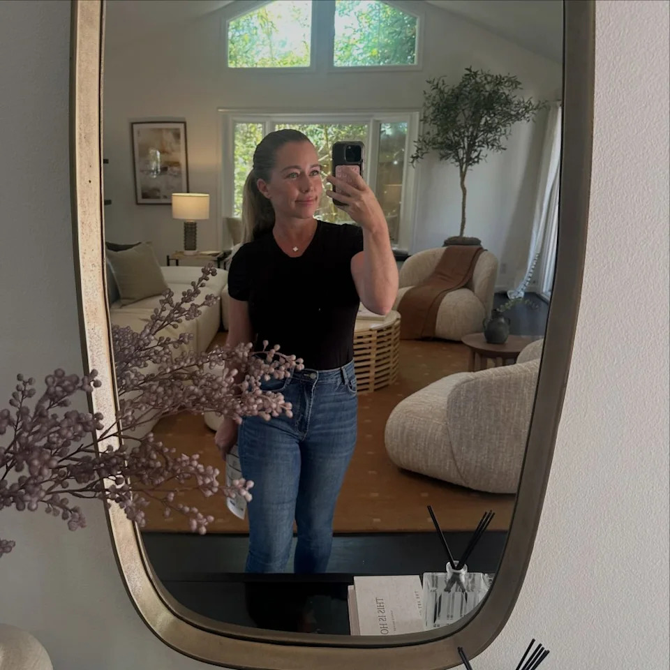 "Mama is on a budget, so I have to fit back in my jeans," the reality star (pictured earlier this month) said at the time. kendrawilkinson/Instagram