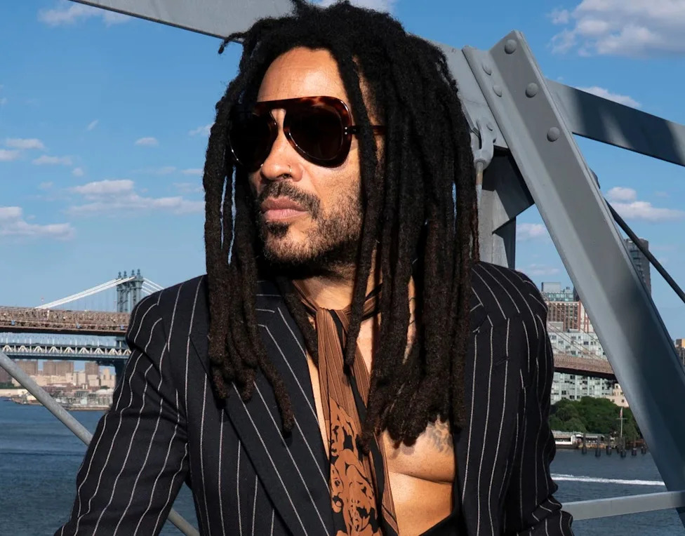 62-Year-Old Rock Star Rejects Popular Gym Peptides & Proves Aging Is Just a Number