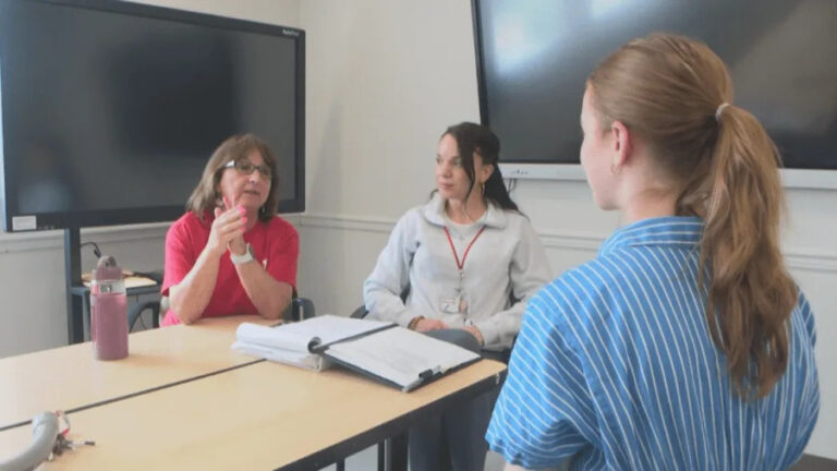 Program encourages healthy lifestyle changes Program encourages healthy lifestyle changes