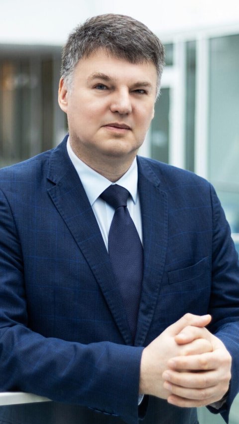 Portrait photo of Professor Dr Vaidotas Marozas
