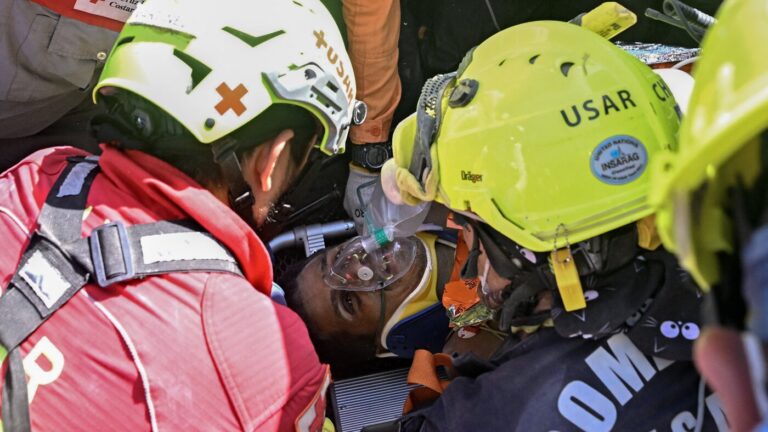 A spirit of resilience helps Venezuelans face healthcare challenges after the quakes A spirit of resilience helps Venezuelans face healthcare challenges after the quakes