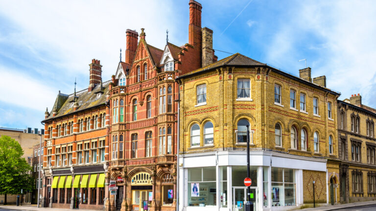 ‘Britain’s Worst City’ Is An Underrated Seaside Gem For Active Lifestyle, Vibrant Culture, And History 'Britain's Worst City' Is An Underrated Seaside Gem For Active Lifestyle, Vibrant Culture, And History