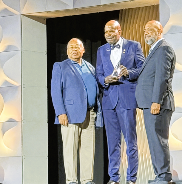 Sir Cato T. Laurencin receives the NAACP Dr. William Montague Cobb Award in the National category at the 117th NAACP National Convention in Chicago.