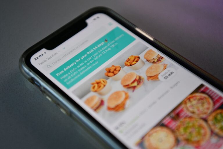 Teen Food Delivery at School Bypasses Nutrition Rules, Johns Hopkins Finds